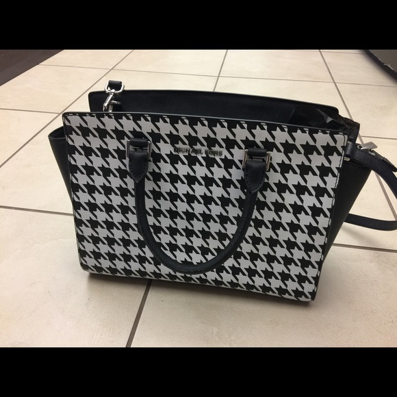 Michael Kors Large purse - Picture 3 of 3